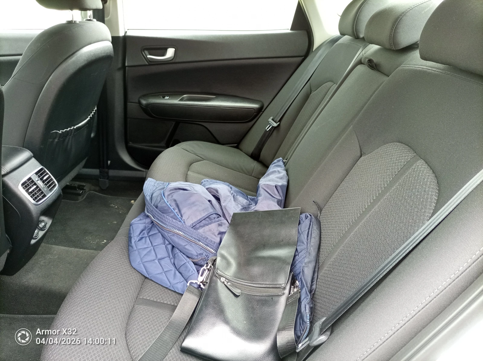 Kia Optima 1.7CRDI, снимка 8 - Автомобили и джипове - 54683032