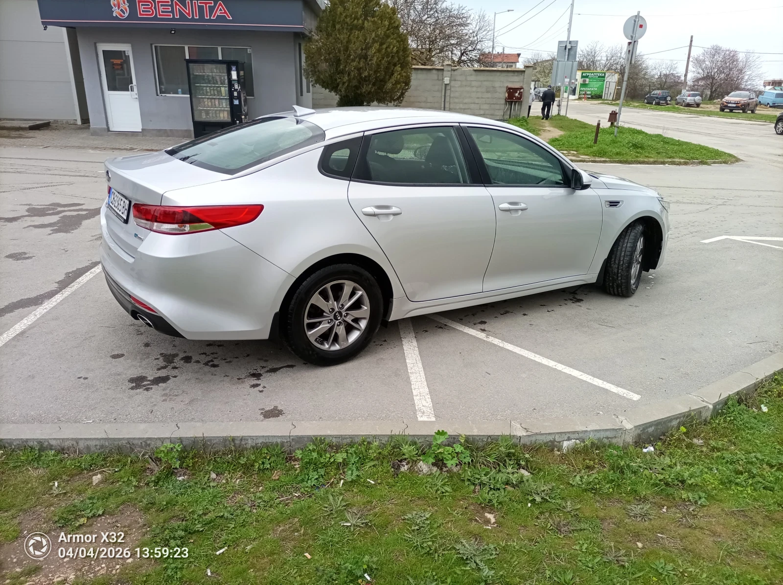 Kia Optima 1.7CRDI, снимка 3 - Автомобили и джипове - 54683032