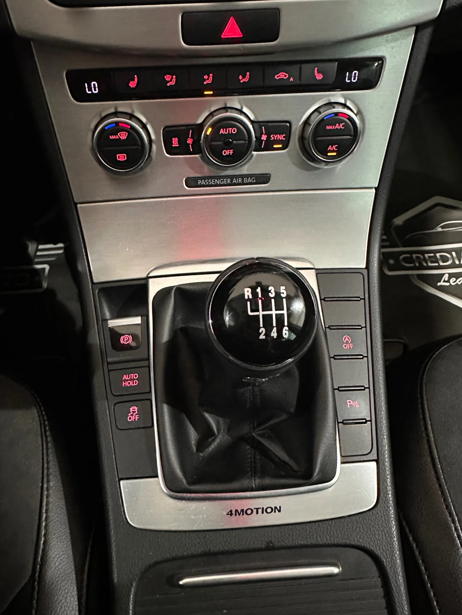 VW Passat LED* Navi* Pano* 4 motion, снимка 11 - Автомобили и джипове - 54264162