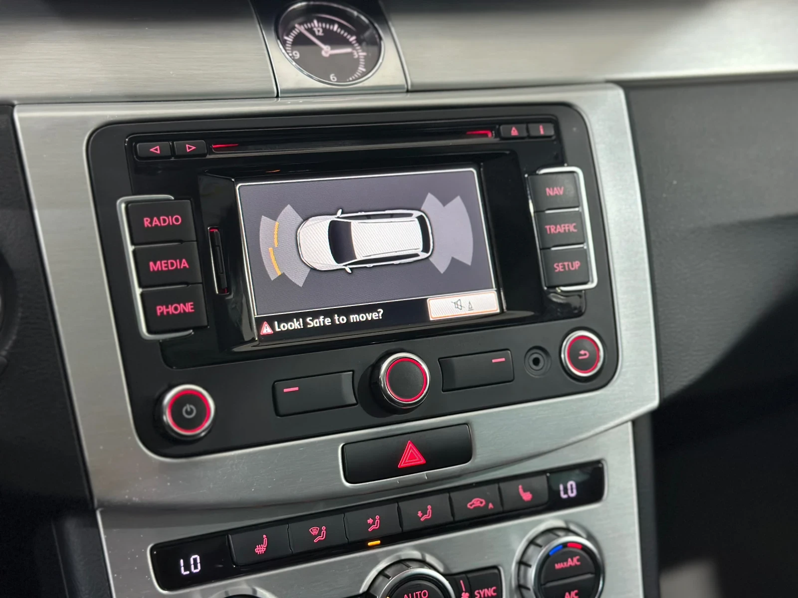 VW Passat LED* Navi* Pano* 4 motion, снимка 12 - Автомобили и джипове - 54264162