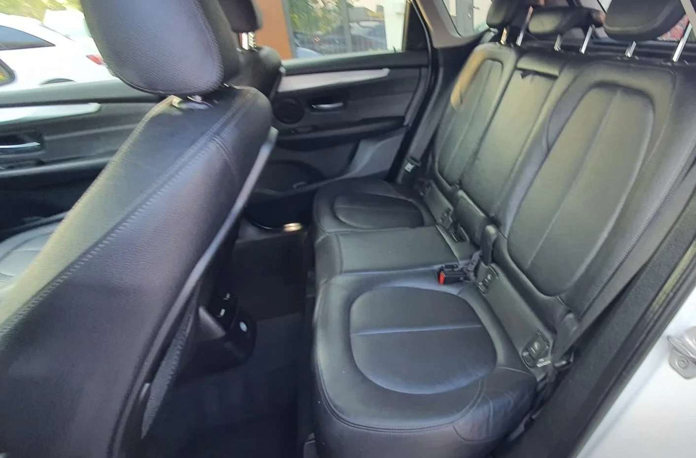 BMW 2 Active Tourer 218d Lyxury, снимка 15 - Автомобили и джипове - 54387659