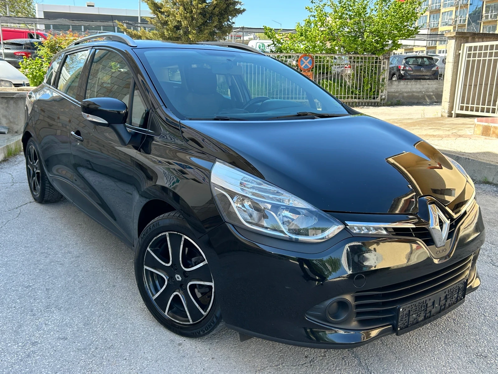 Renault Clio 1.5DCI LED НАВИ, снимка 3 - Автомобили и джипове - 54428645