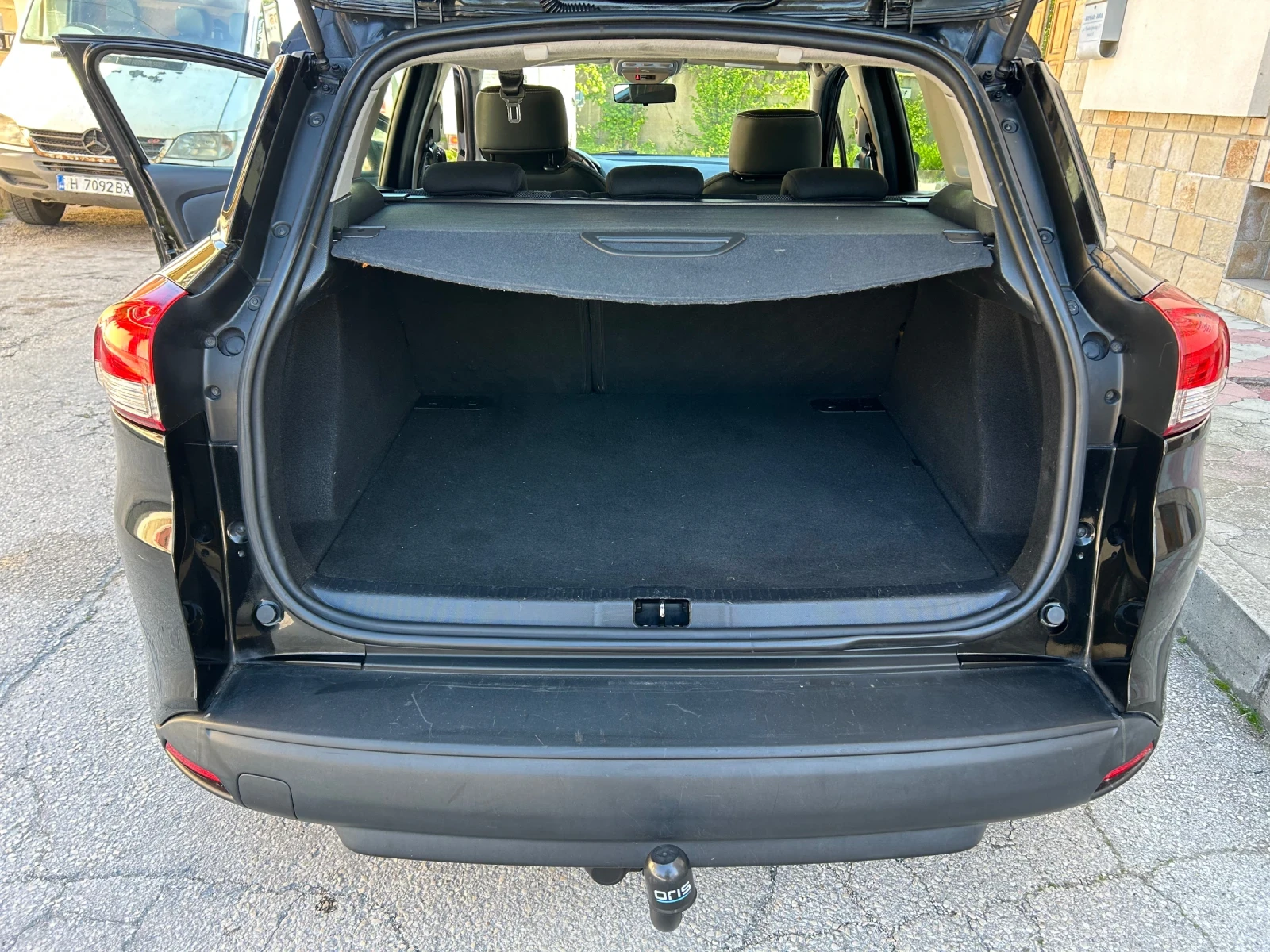 Renault Clio 1.5DCI LED НАВИ, снимка 13 - Автомобили и джипове - 54428645