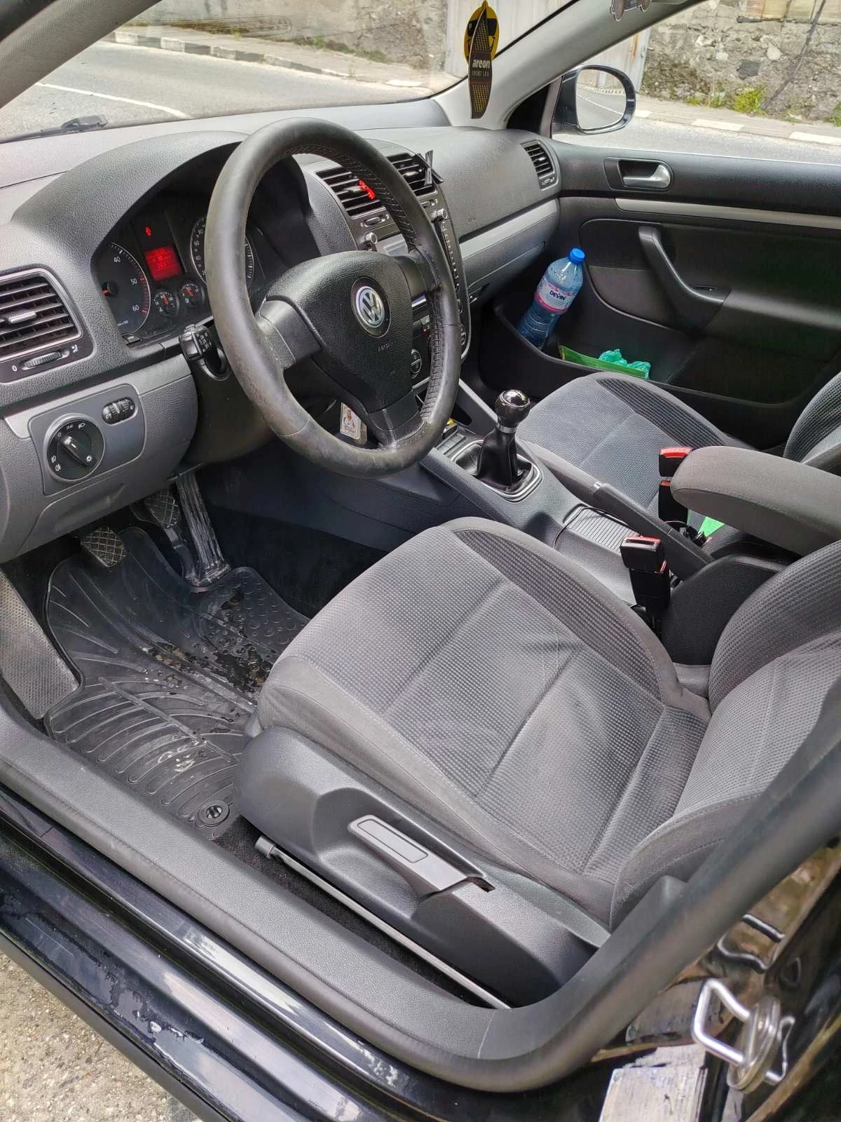VW Jetta 1.9, снимка 5 - Автомобили и джипове - 54740094