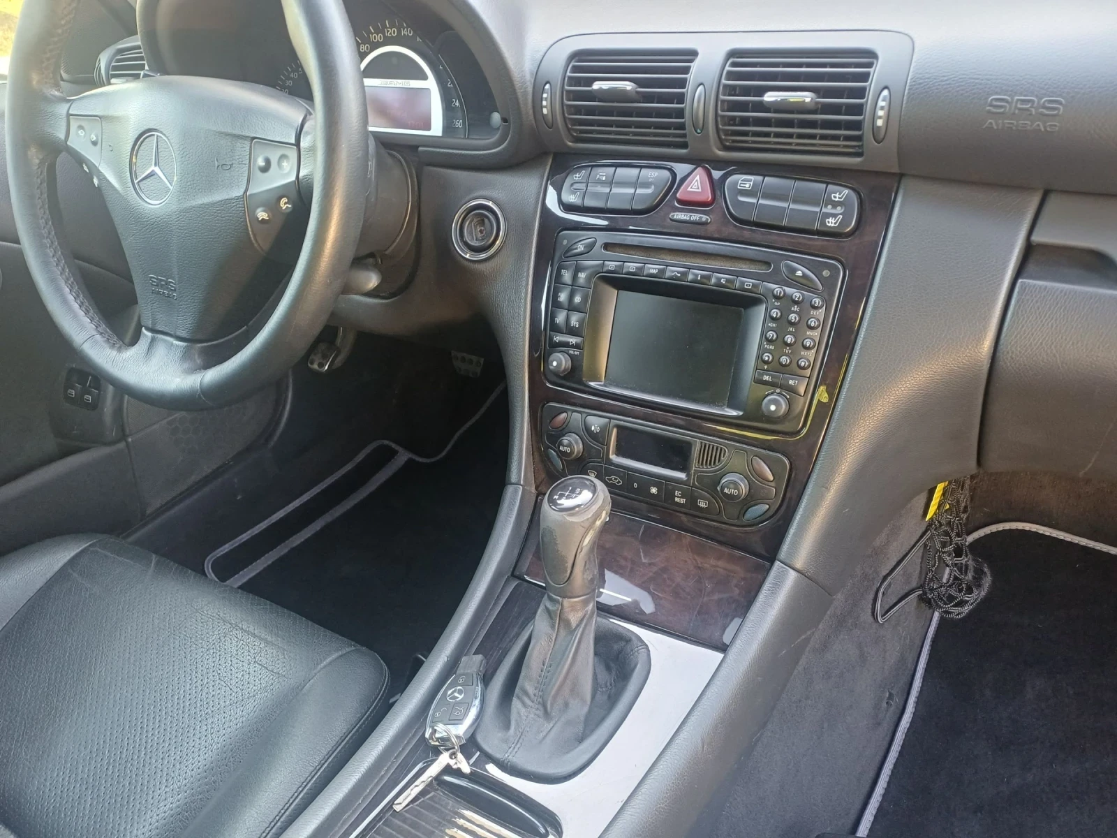 Mercedes-Benz C 200  кожа нави AMG pack, снимка 6 - Автомобили и джипове - 54804615