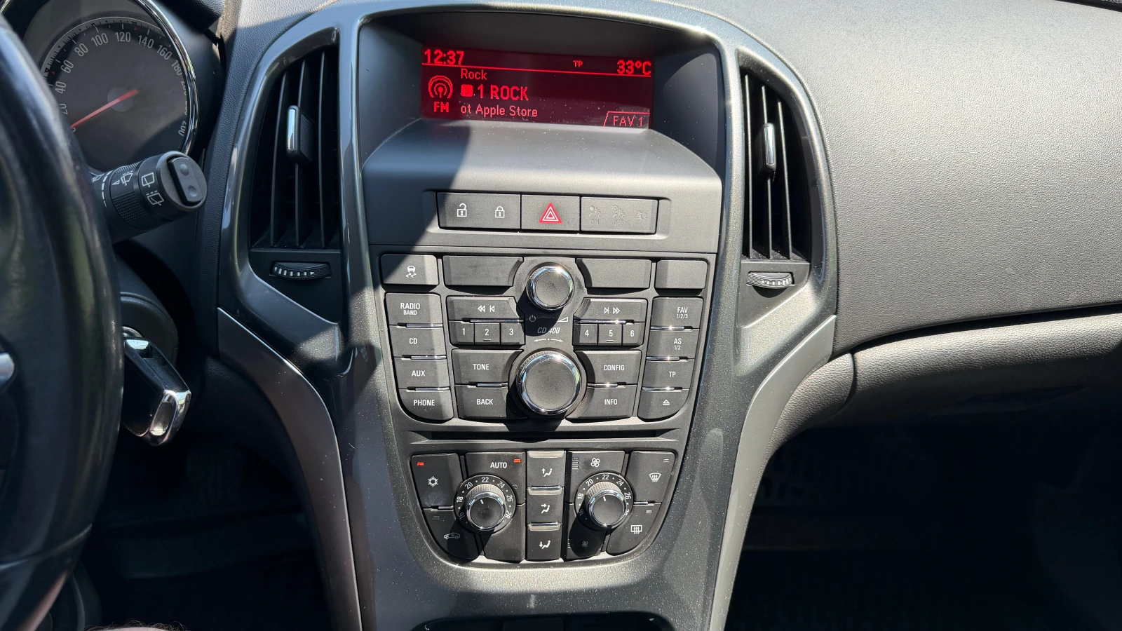 Opel Astra Caravan 1.7 CDTI, снимка 15 - Автомобили и джипове - 55310888