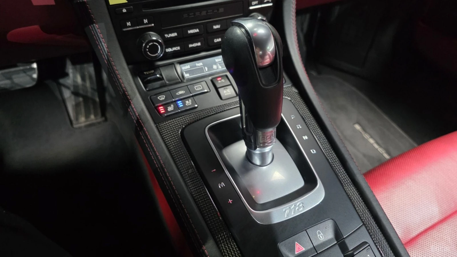 Porsche Cayman 2.5 GTS* КОЖА* ОБДУХВ* КАМЕРА, снимка 8 - Автомобили и джипове - 55436050