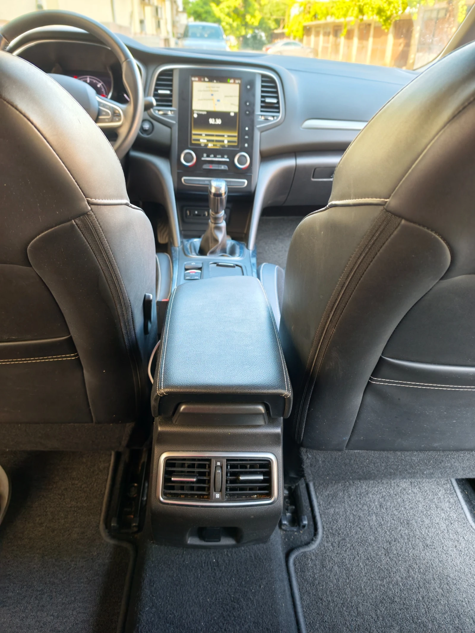 Renault Megane Sedan, снимка 11 - Автомобили и джипове - 55885971