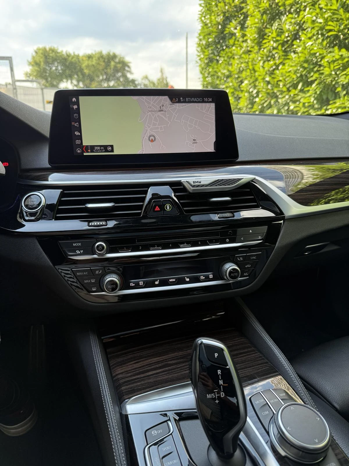 BMW 540 540i xDrive, снимка 8 - Автомобили и джипове - 56155727