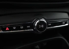 Volvo XC40 T5/INSCRIPTION/261HP/360CAM/MEMO/PANO/LED/H&K/646f - 69599 лв. - 79370789 13