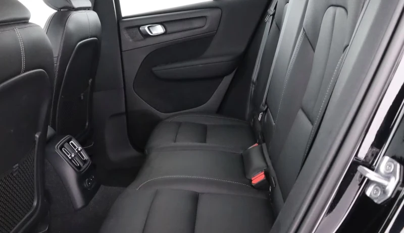 Volvo XC40 T5/INSCRIPTION/261HP/360CAM/MEMO/PANO/LED/H&K/646f, снимка 16 - Автомобили и джипове - 51482768