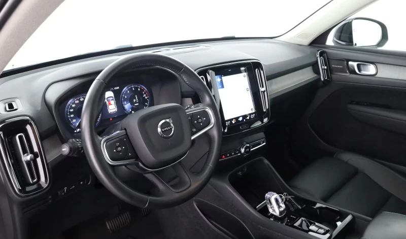Volvo XC40 T5/INSCRIPTION/261HP/360CAM/MEMO/PANO/LED/H&K/646f, снимка 10 - Автомобили и джипове - 51482768