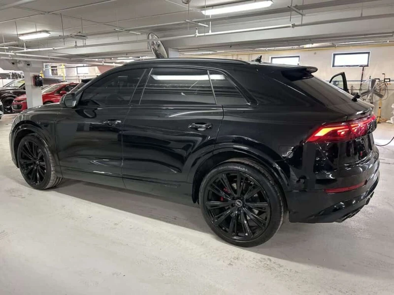 Audi SQ8 * 4.0 quattro | Black Optics Pkg| 23 inch Wheels| , снимка 8 - Автомобили и джипове - 53527096