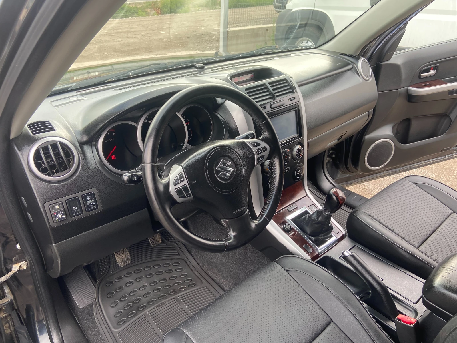 Suzuki Grand vitara 2.0 GAZ NAVI ГЪРЦИЯ - изображение 10