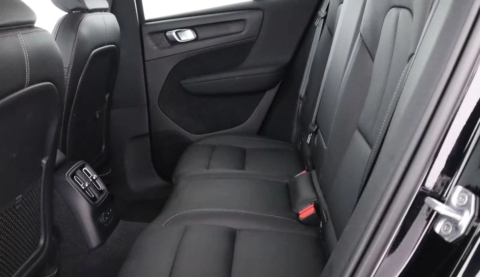 Volvo XC40 T5/INSCRIPTION/261HP/360CAM/MEMO/PANO/LED/H&K/646f | Mobile.bg   16