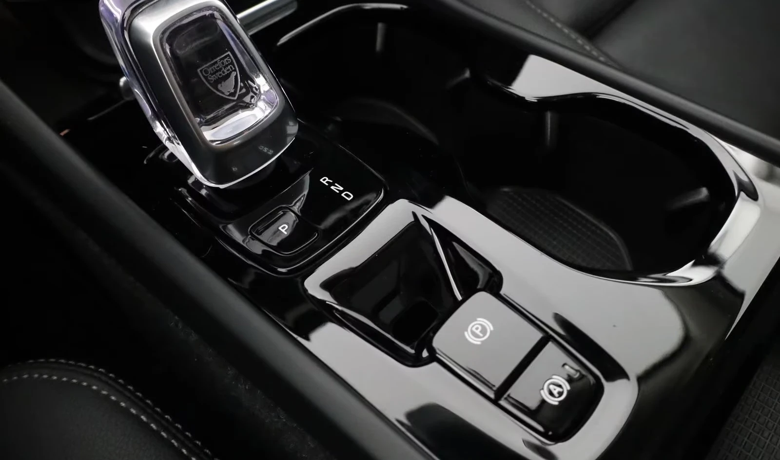 Volvo XC40 T5/INSCRIPTION/261HP/360CAM/MEMO/PANO/LED/H&K/646f | Mobile.bg   14