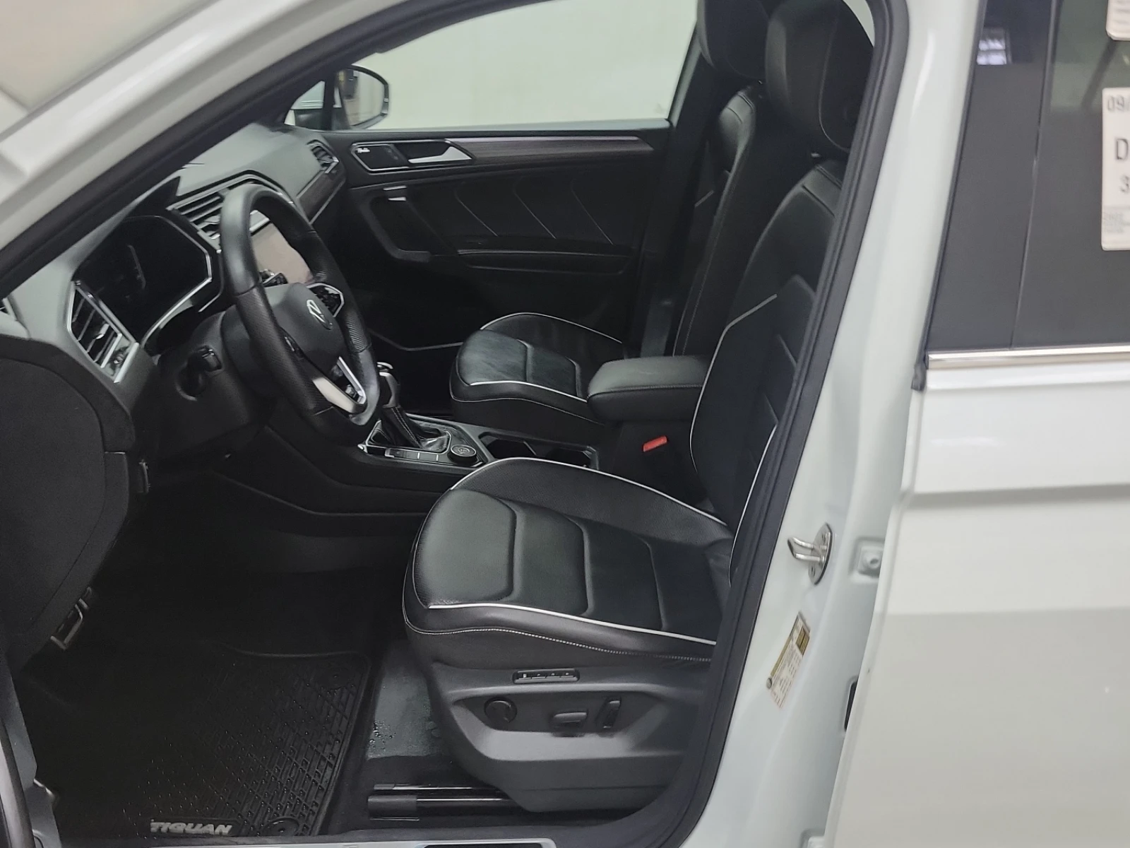 VW Tiguan * R-LINE* CARFAX * БЕЗ ПЪРВОНАЧАЛНА ВНОСКА - изображение 8