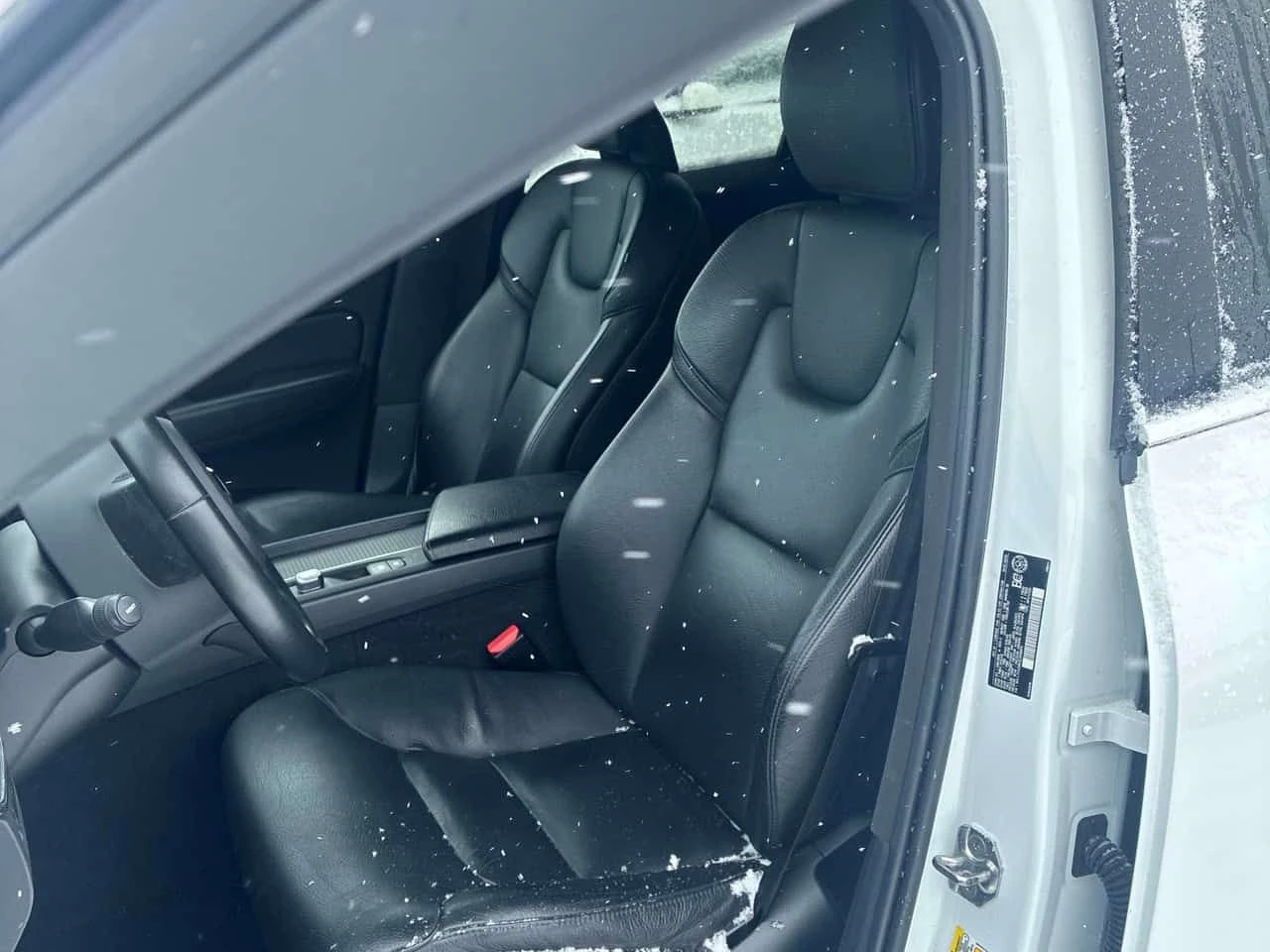 Volvo XC60 Momentum  CARFAX, снимка 13 - Автомобили и джипове - 53977602