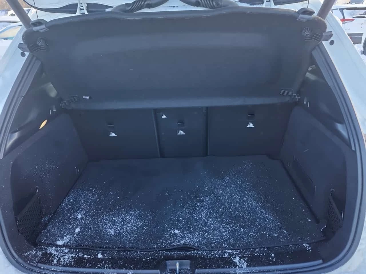 Mercedes-Benz GLA 250  4MATIC| PANORAMA| AMBIENT| CARFAX| , снимка 13 - Автомобили и джипове - 54004626