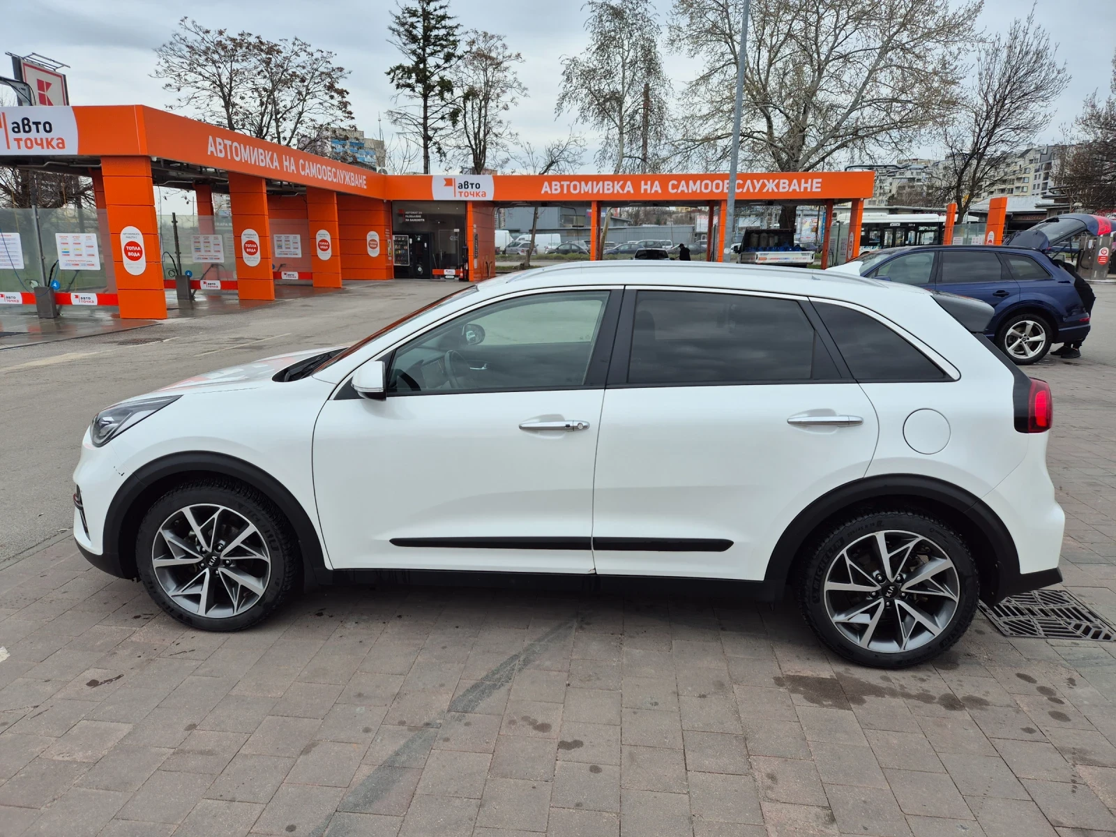 Kia Niro, снимка 4 - Автомобили и джипове - 54042625