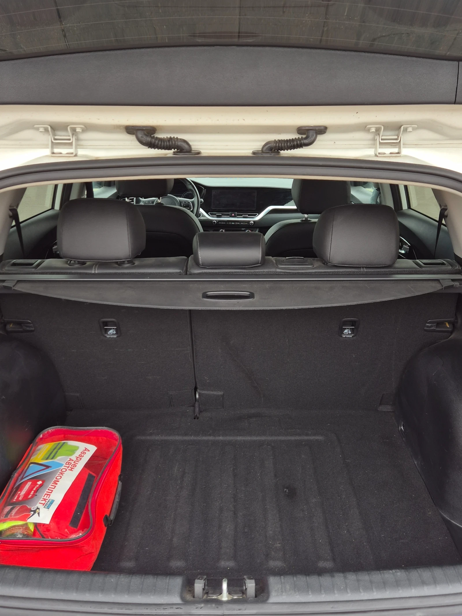 Kia Niro, снимка 14 - Автомобили и джипове - 54042625