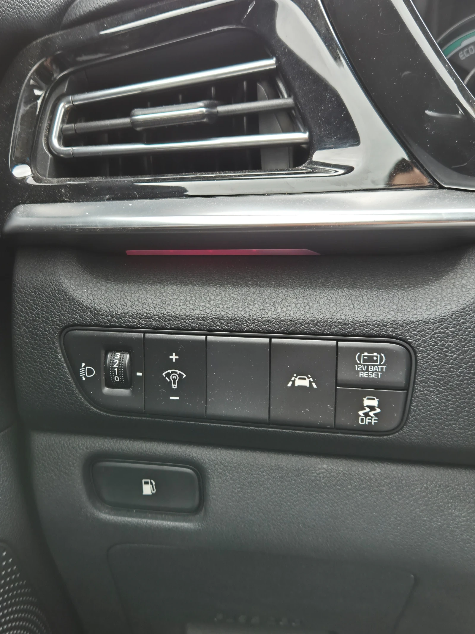 Kia Niro, снимка 11 - Автомобили и джипове - 54042625