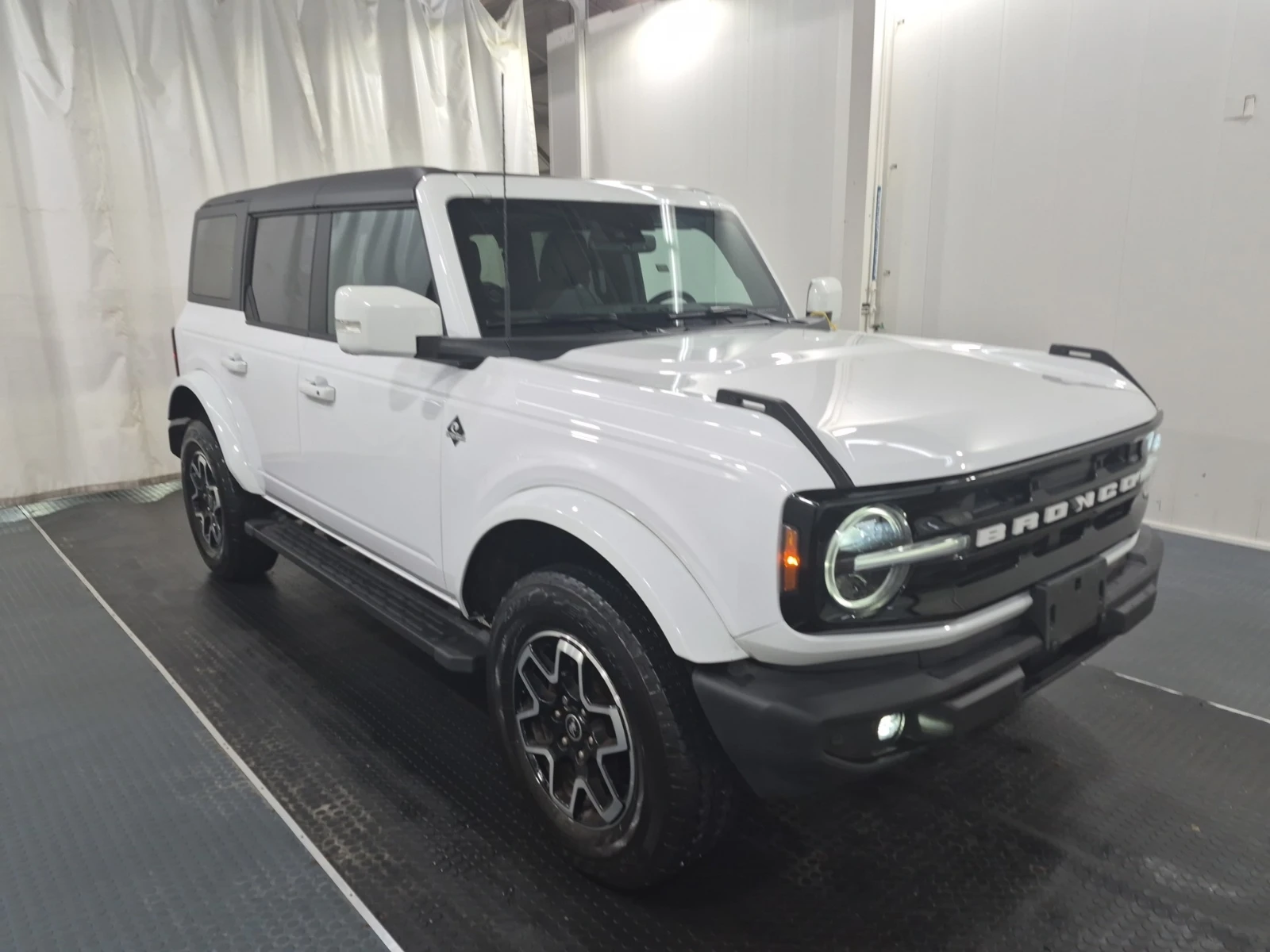 Ford Bronco Outer Banks 4x4, снимка 2 - Автомобили и джипове - 54556512