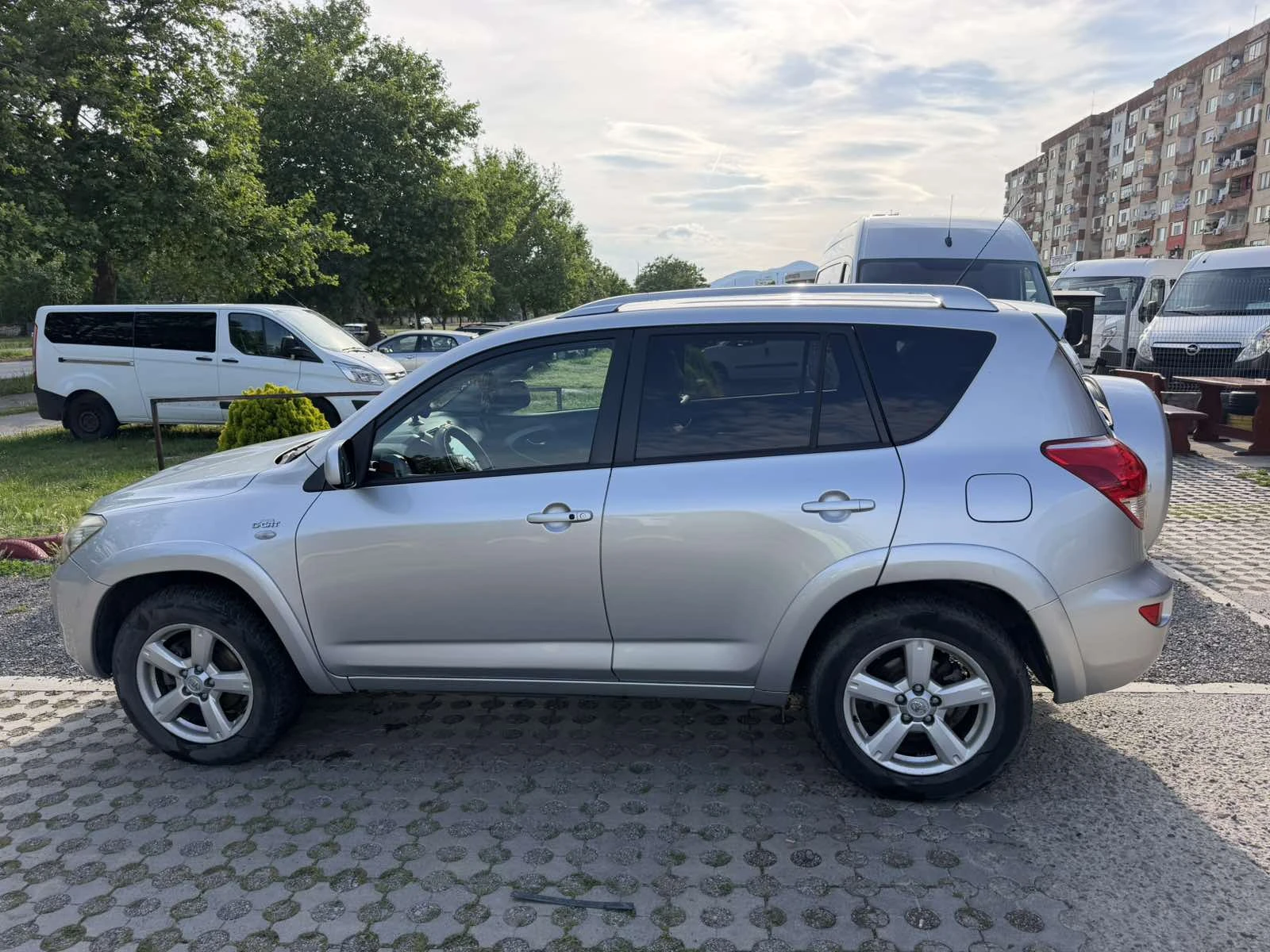 Toyota Rav4 Toyota RAV4 2.2 D-4D 136 к.с. 4WD Executive