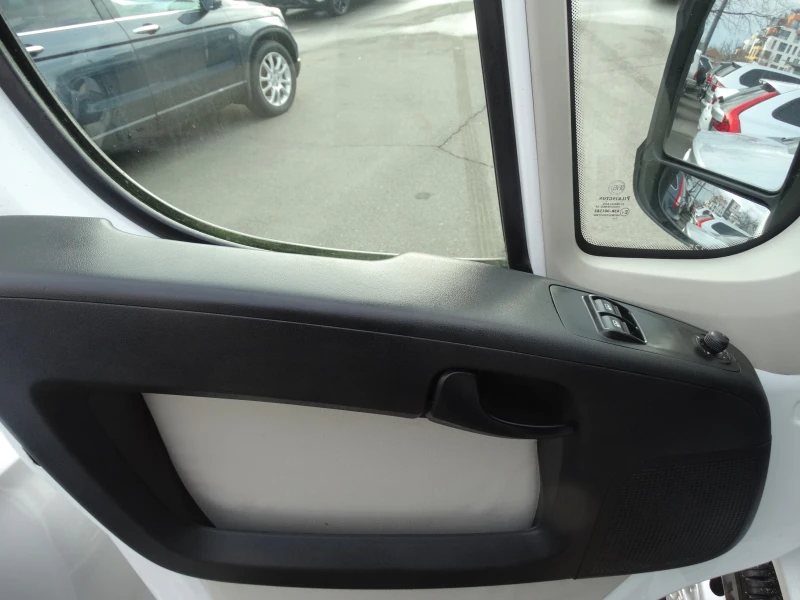 Citroen Jumper 2.2 130 кс климатик, снимка 8 - Бусове и автобуси - 53122435