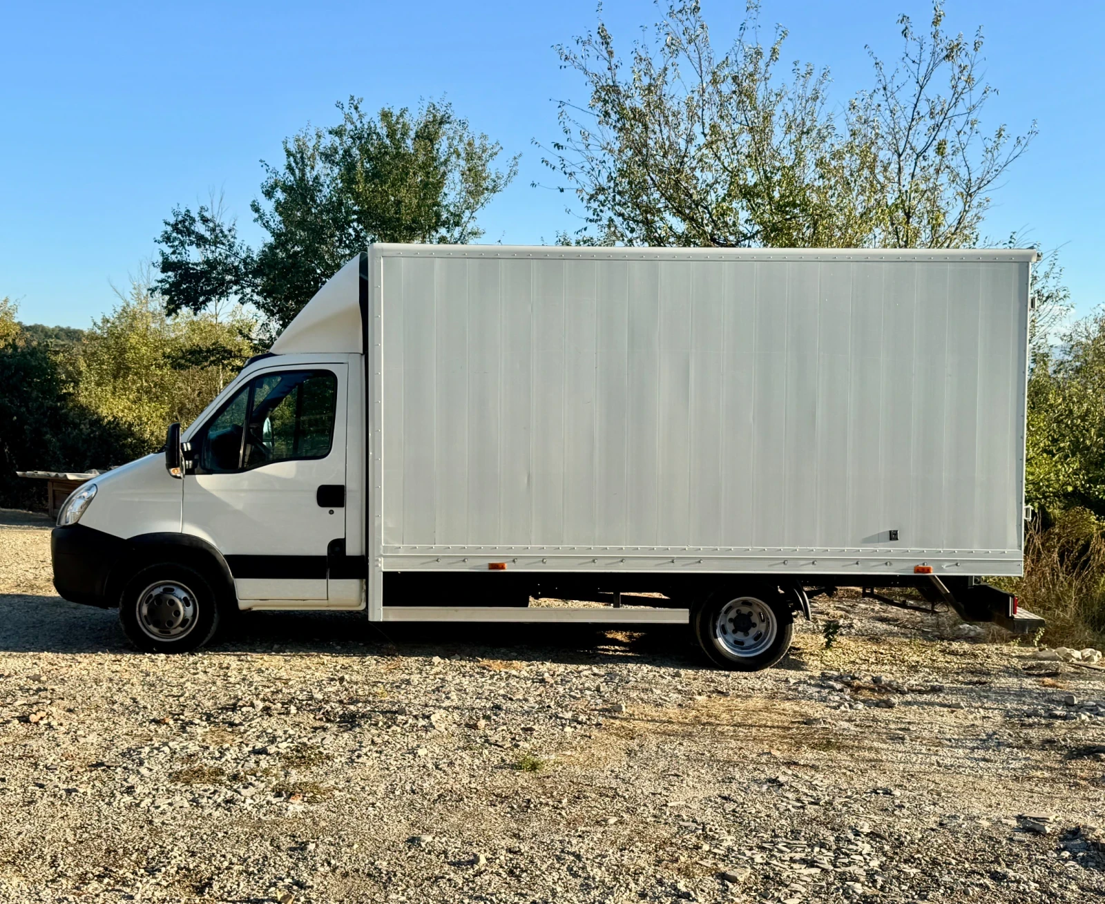 Iveco Daily 40C18   3.0 / 180 к.с. / 4.60 ФУРГОН / ДО 3.5 ТОНА, снимка 3 - Камиони - 56210699