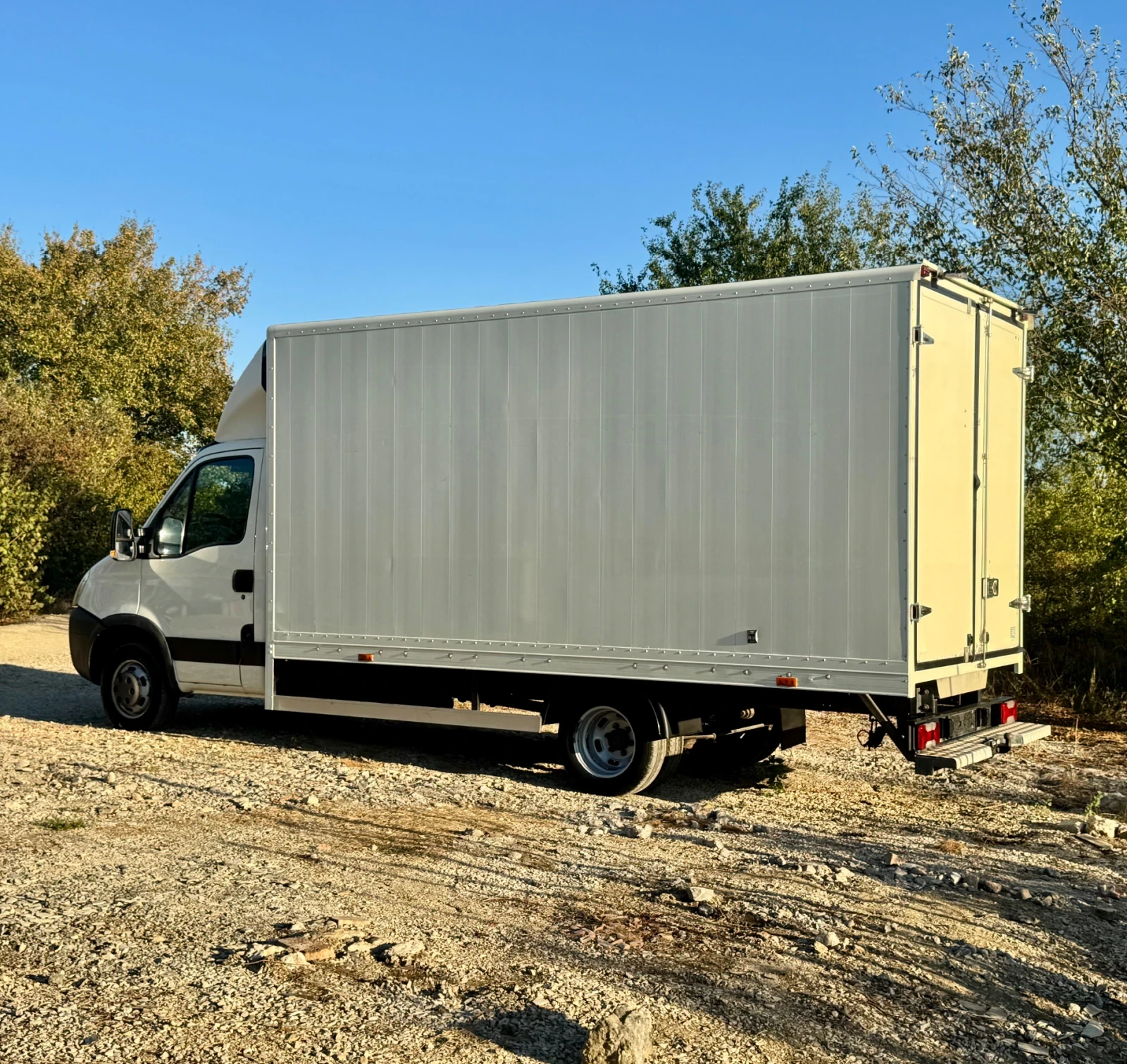 Iveco Daily 40C18   3.0 / 180 к.с. / 4.60 ФУРГОН / ДО 3.5 ТОНА, снимка 4 - Камиони - 56210699