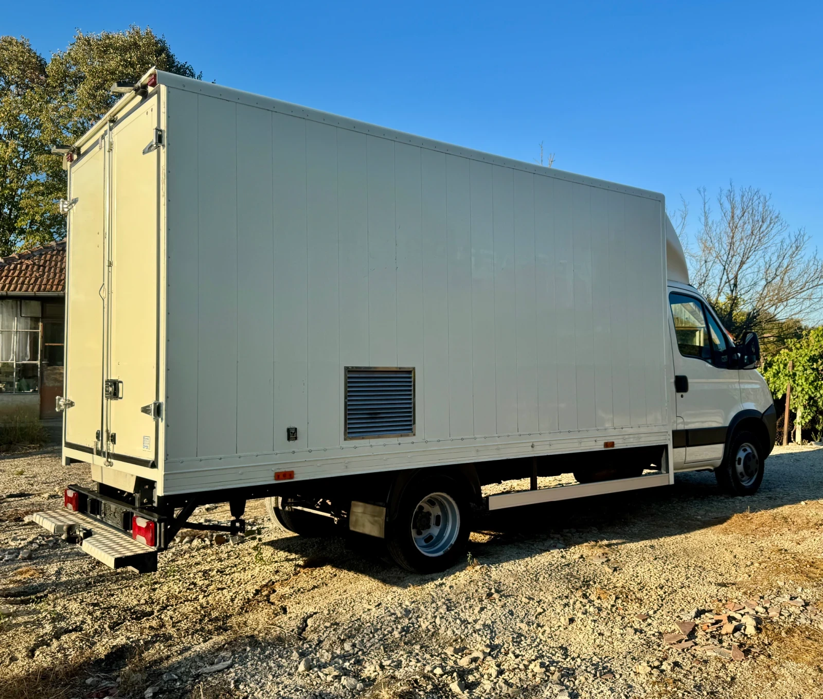 Iveco Daily 40C18   3.0 / 180 к.с. / 4.60 ФУРГОН / ДО 3.5 ТОНА, снимка 6 - Камиони - 56210699