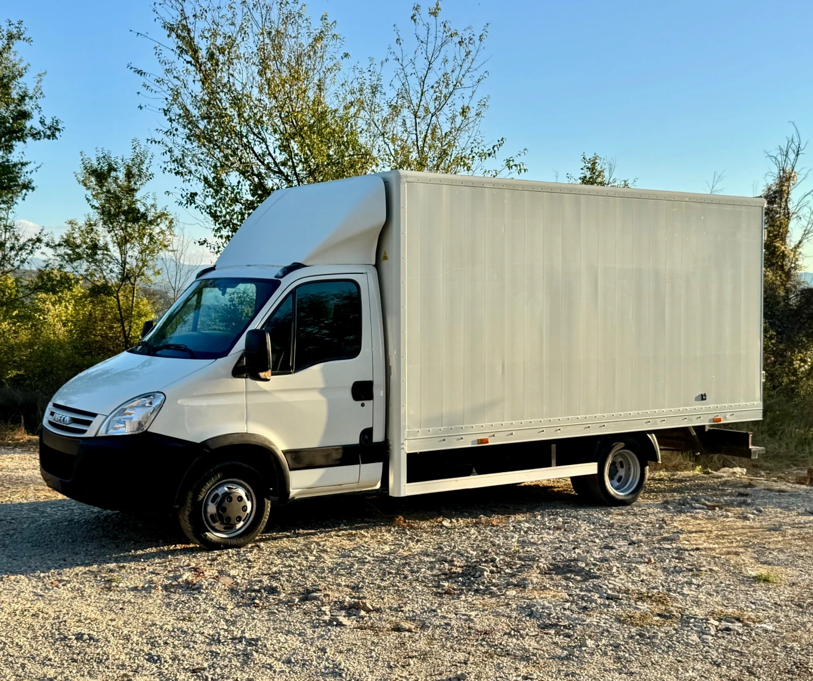 Iveco Daily 40C18   3.0 / 180 к.с. / 4.60 ФУРГОН / ДО 3.5 ТОНА, снимка 2 - Камиони - 56210699
