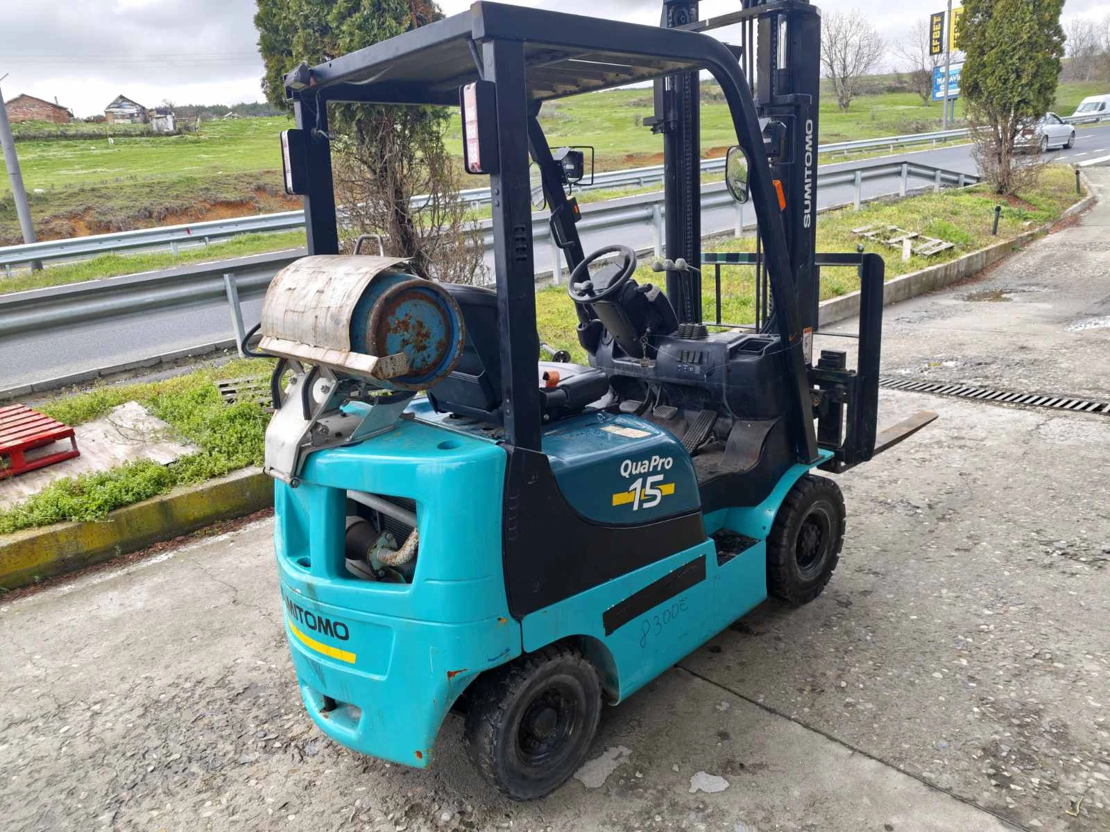 Мотокар Yale Газ/бензин, снимка 8 - Индустриална техника - 54079730