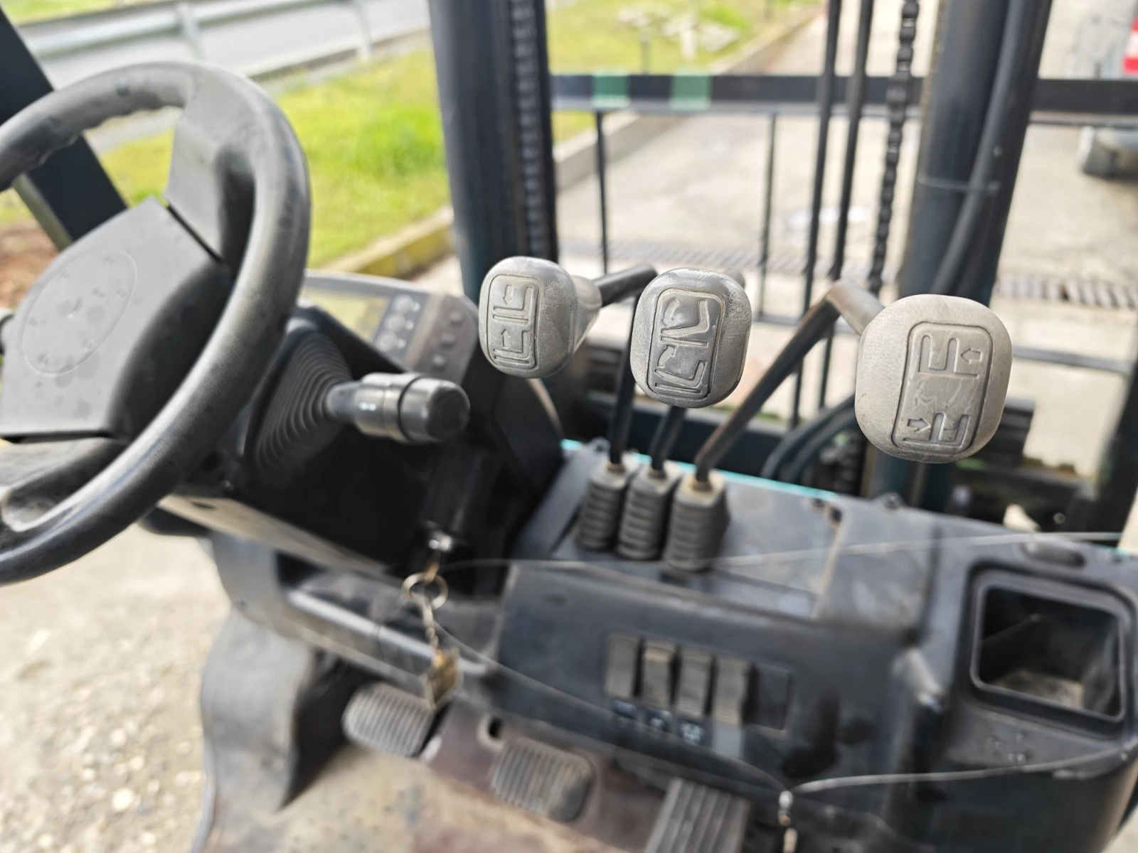 Мотокар Yale Газ/бензин, снимка 5 - Индустриална техника - 54079730