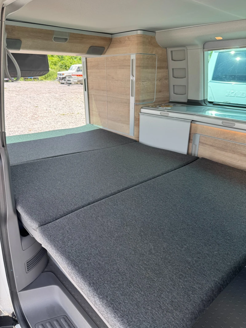 Кемпер VW California, снимка 10 - Каравани и кемпери - 52450993