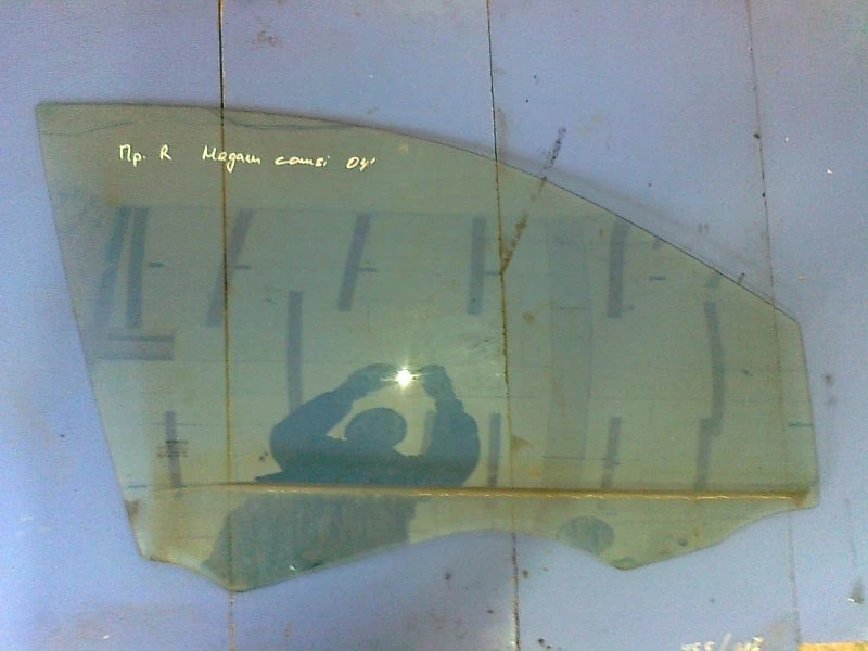 стъкло предно дясно за Рено Меган комби (1)