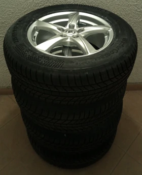 Гуми с джанти Continental 235/65R17, снимка 1 - Гуми и джанти - 47362009