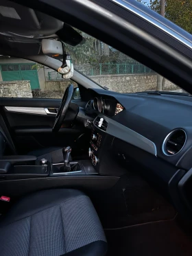 Mercedes-Benz C 220, снимка 9