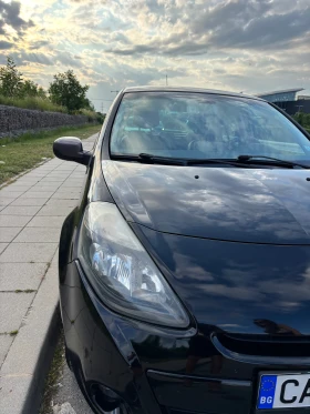 Обява за продажба на Renault Clio 1.6i Automatic Dynamique TomTom  ~9 900 лв. - изображение 2
