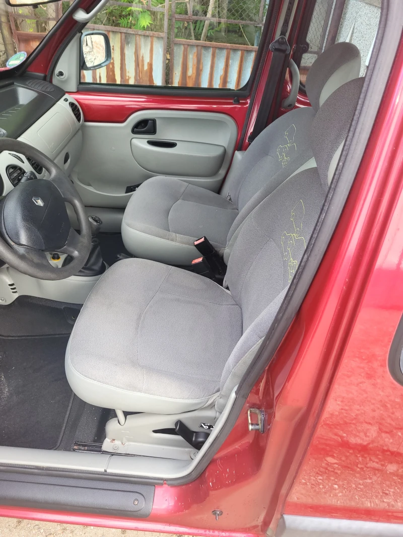 Renault Kangoo 1.2i, снимка 8 - Автомобили и джипове - 47487118