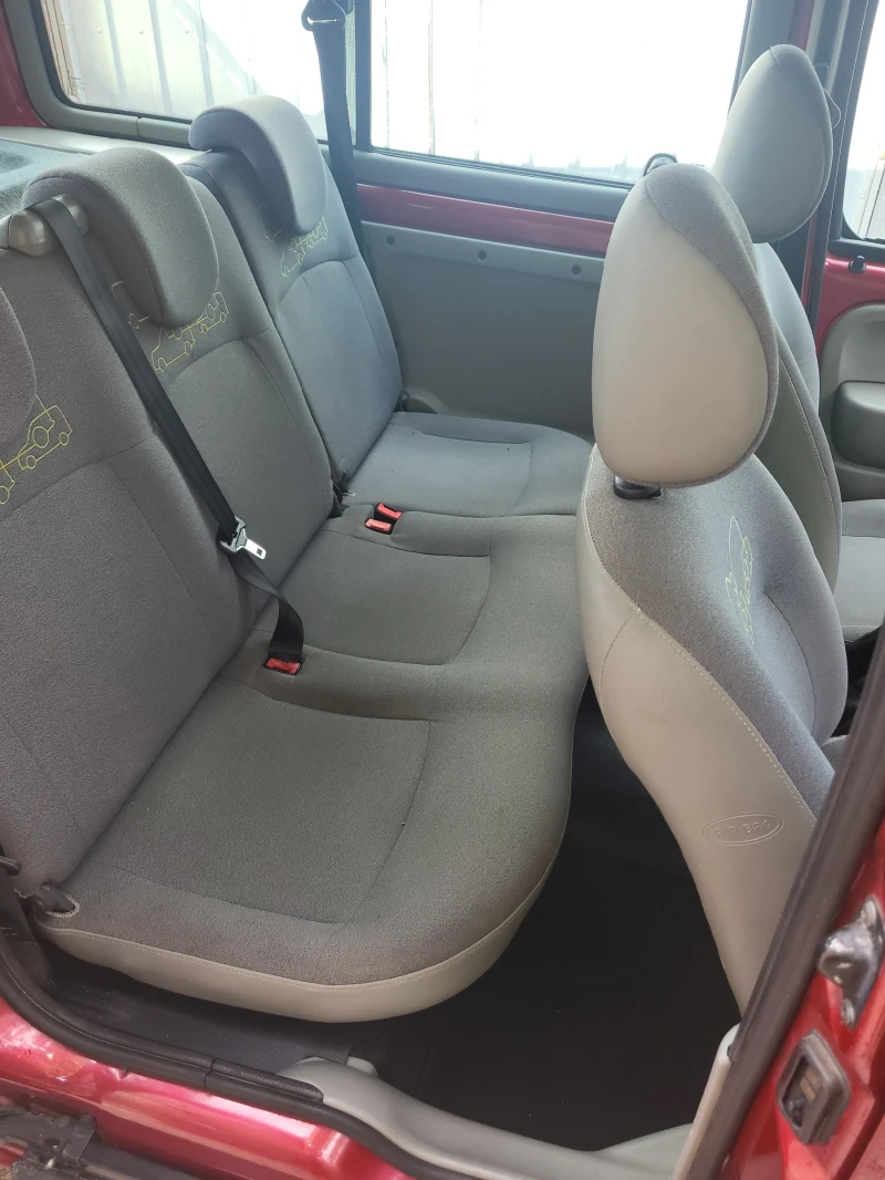 Renault Kangoo 1.2i, снимка 10 - Автомобили и джипове - 47487118