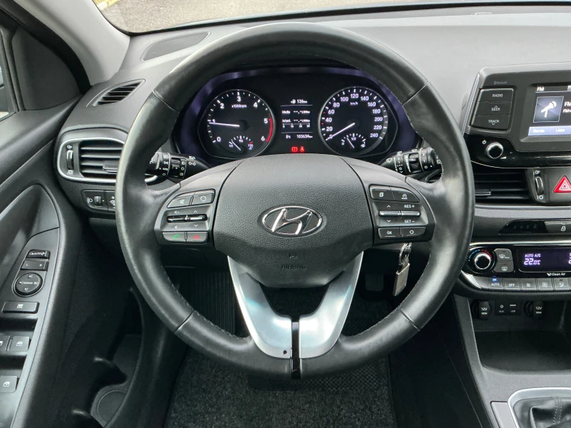 Hyundai I30 1.6 CRDI, снимка 11 - Автомобили и джипове - 49534495