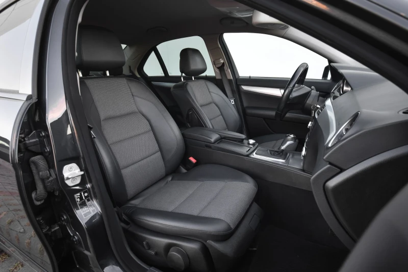 Mercedes-Benz C 250, снимка 7 - Автомобили и джипове - 52480566