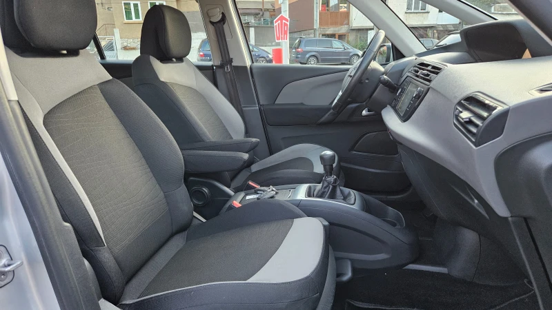 Citroen Grand C4 Picasso 1.6 Hdi NAVIG/KLIMATRON/6skorost/7mesta, снимка 10 - Автомобили и джипове - 51749065