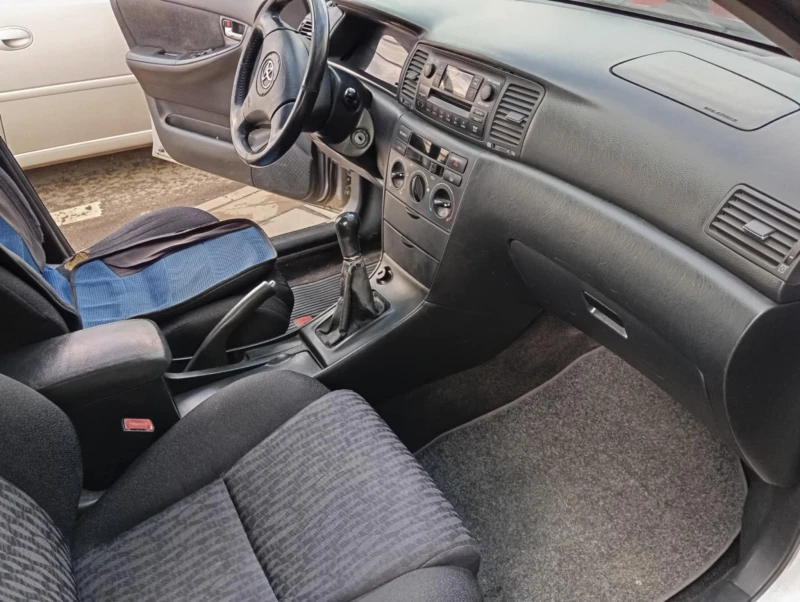Toyota Corolla, снимка 8 - Автомобили и джипове - 52621070