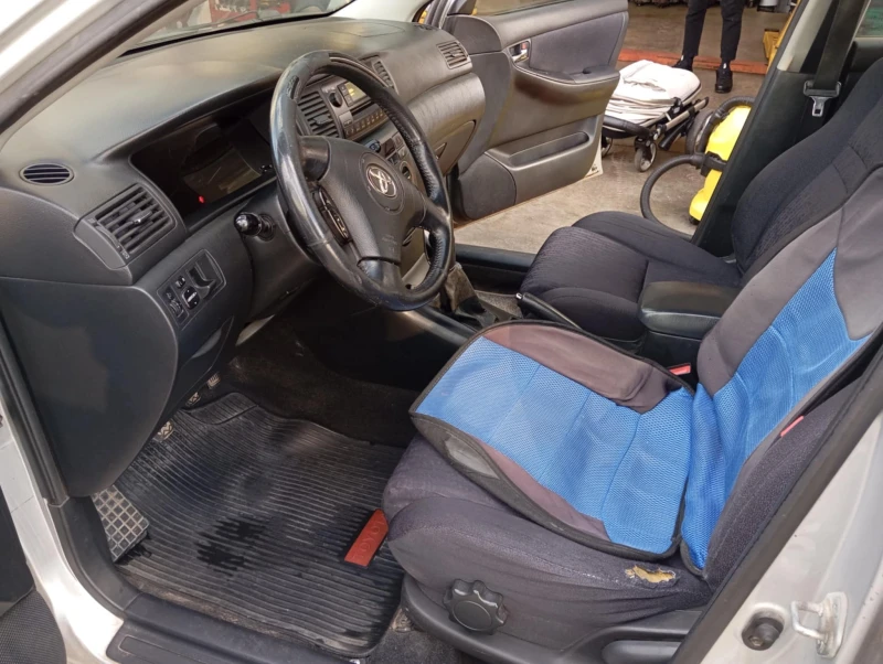 Toyota Corolla, снимка 11 - Автомобили и джипове - 52621070
