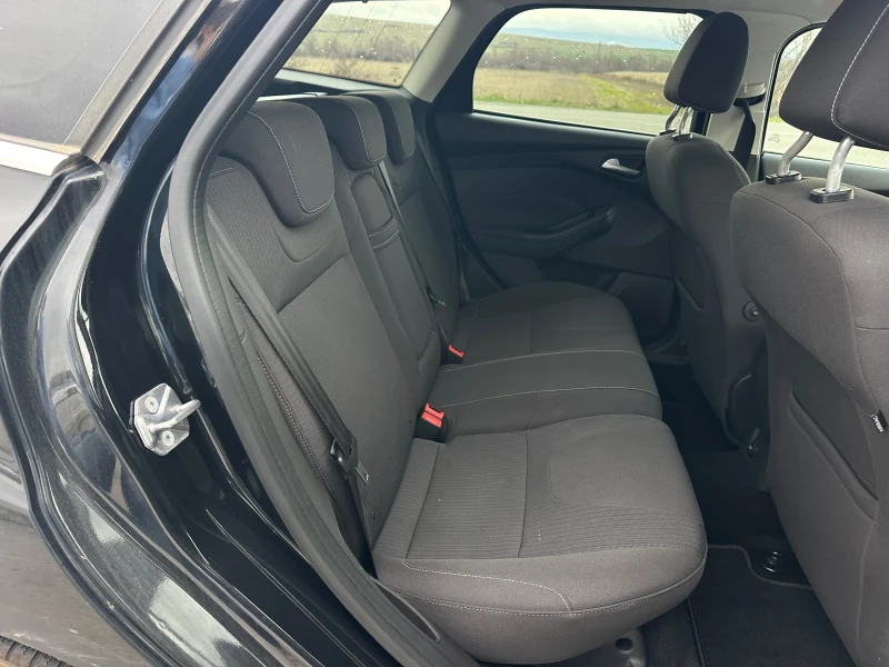 Ford Focus 1.6i, снимка 9 - Автомобили и джипове - 52688940