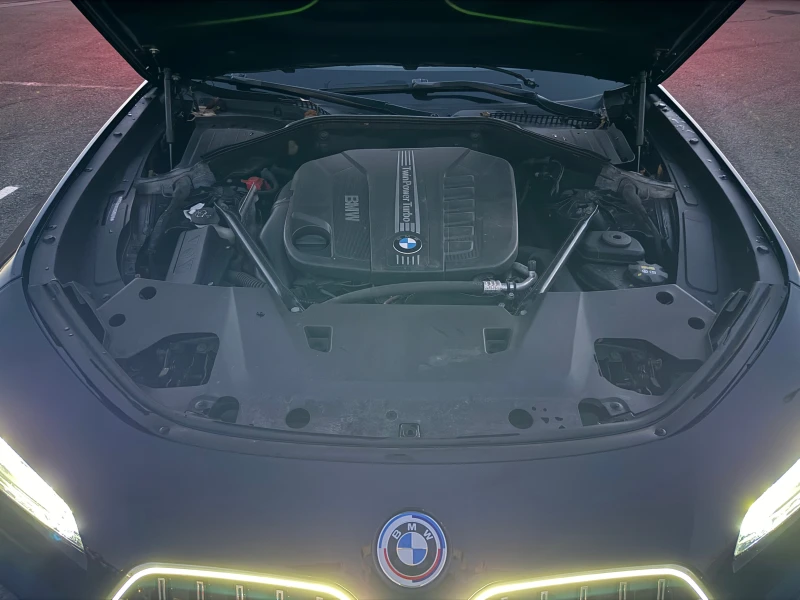 BMW 740 xDrive, снимка 16 - Автомобили и джипове - 53100933