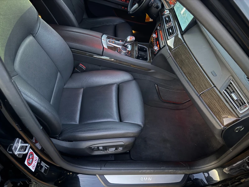 BMW 740 xDrive, снимка 8 - Автомобили и джипове - 53100933